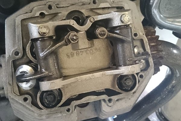 Moto Guzzi Ventiljustierung